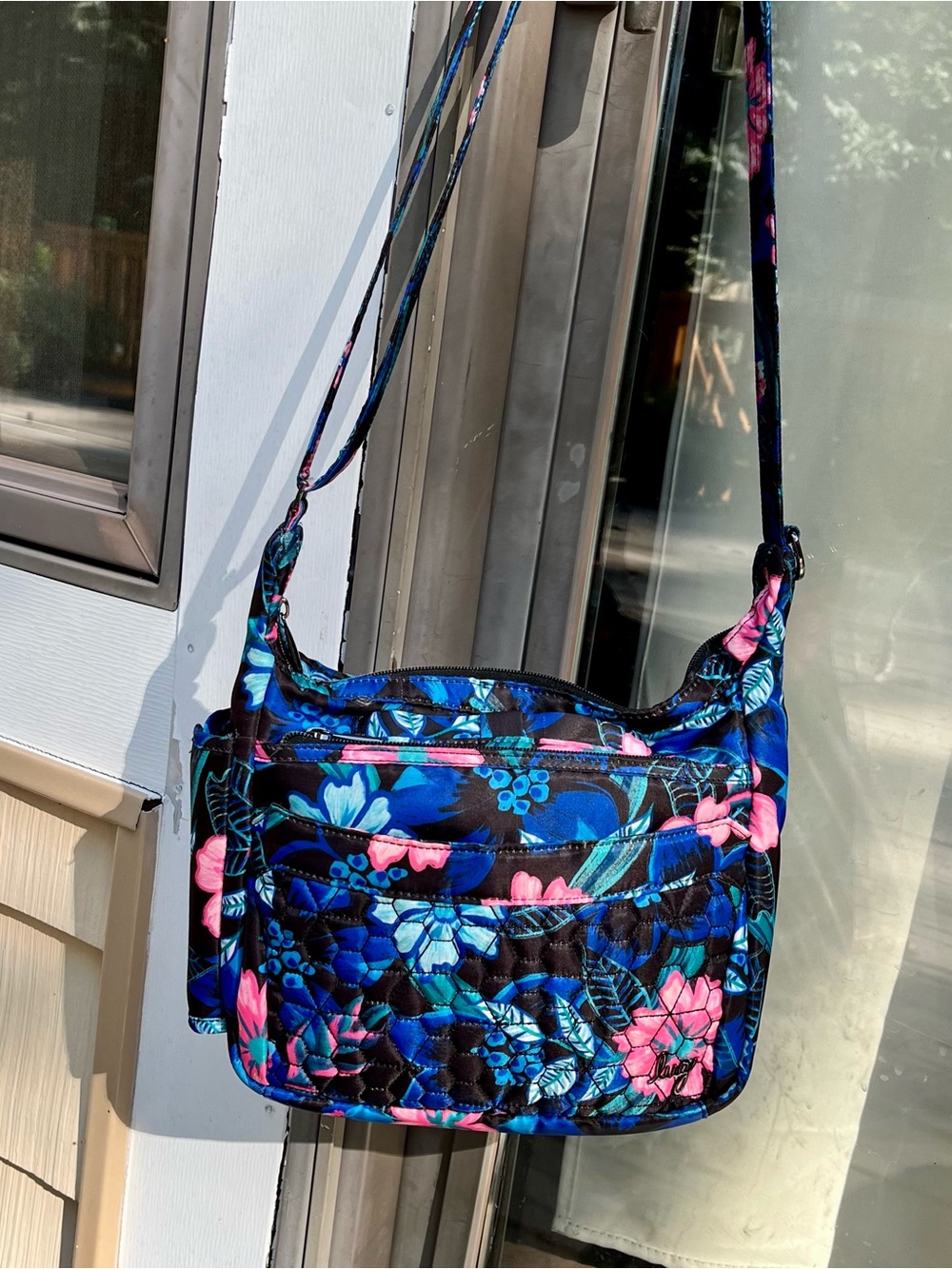 Lug Flutter SE bag w/floral pattern